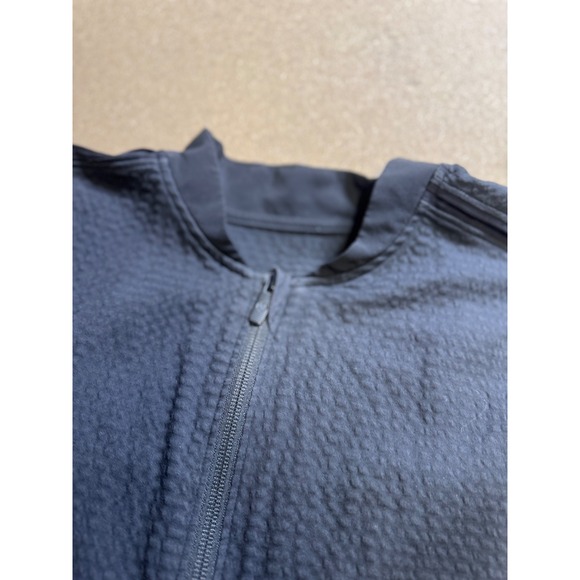 Lululemon Textured croped Jacket Black Full Zip Lightweight Women's $89 - Picture 6 of 12